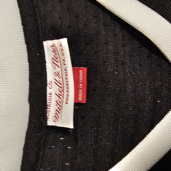 Philadelphia 76ERS Mitchell & Ness - Picture 6 of 11